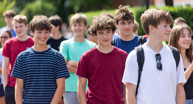 Schülergruppe während einer betreuten Aktivität bei einer LISA! Englisch-Sprachreise für Schüler in Ennis, Irland