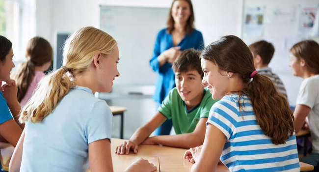 Schüler im Englischunterricht während einer LISA! Englisch-Sprachreise für Schüler in Ennis, Irland