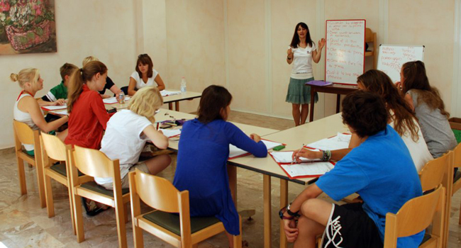 Jugendliche lernen Italienisch in einer Sprachschule in Lignano während einer LISA! Sprachreise nach Italien