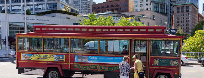 LISA-Sprachreisen-Erwachsene-Englisch-Kanada-Vancouver-30-Plus-Bus-Waterfront-Sehenswuerdigkeit