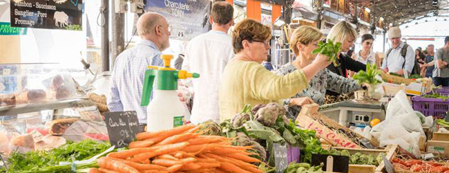 LISA-Sprachreisen-Erwachsene-Franzoesisch-Frankreich-Antibes-Freizeit-Markt-Einkaufen-Gemuese