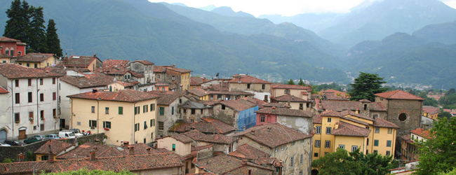 LISA-Sprachreisen-Erwachsene-Italienisch-Italien-Viareggio-Freizeit-Ausflug-Berge-Doerfer