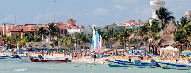 LISA-Sprachreisen-Erwachsene-Spanisch-Mexiko-Playa-de-Carmen-Strand-Boote-Leuchtturm-Baden