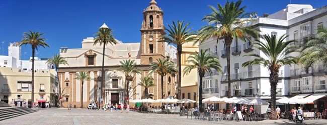 LISA-Sprachreisen-Erwachsene-Spanisch-Spanien-Cadiz-Altstadt-Platz-Cafes-Tapas