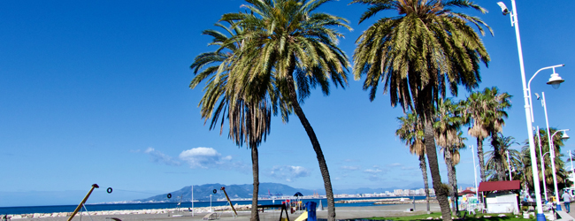 LISA-Sprachreisen-Erwachsene-Spanisch-Spanien-Malaga-Pedregalejo-Strand-Meer-Promenade