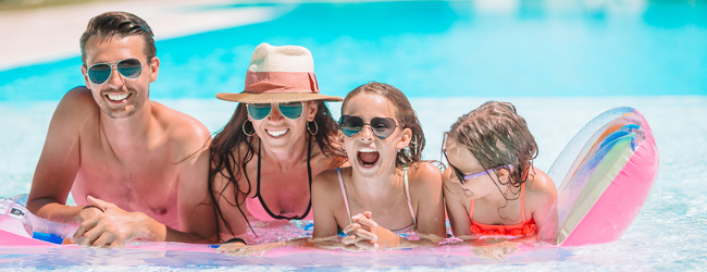 LISA-Sprachreisen-Familien-Englisch-Malta-Salina-Beach-Swimming-Pool-Sommer-Wasser