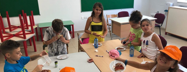 LISA-Sprachreisen-Familien-Englisch-Malta-San-Gwann-Unterricht-Kinder-Gruppe-Essen