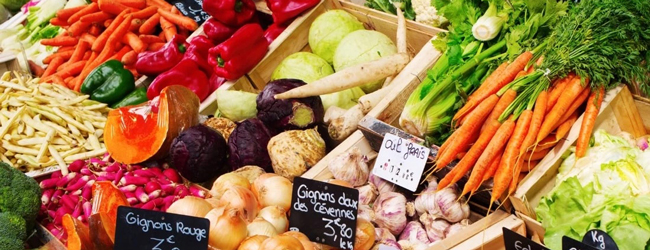 LISA-Sprachreisen-Familien-Franzoesisch-Frankreich-Antibes-Freizeit-Markt-Preise-Obst