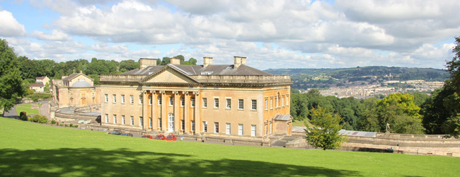 LISA-Sprachreisen-Schueler-Englisch-England-Bath-College-Prior-Park-Hautgebaeude-Blick-Stadt