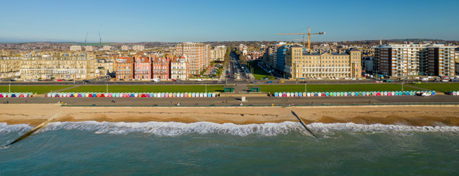 LISA-Sprachreisen-Schueler-Englisch-England-Brighton-Hove-Meer-Strand-Promenade