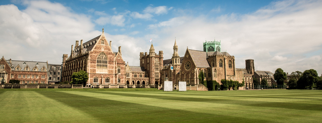 LISA-Sprachreisen-Schueler-Englisch-England-Bristol-Clifton-College-Ansicht-Gebaeude-Rasen