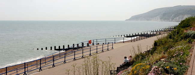 LISA-Sprachreisen-Schueler-Englisch-England-Eastbourne-Promenade-Meer-Blumen-Kueste-Sommer