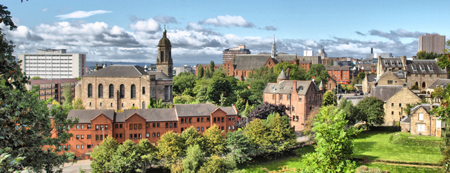 LISA-Sprachreisen-Schueler-Englisch-England-Glasgow-Schottland-City-Haeuser-Strassen