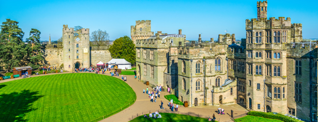 LISA-Sprachreisen-Schueler-Englisch-England-Wells-Cathedral-Ausflug-Sommer-Warwick-Castle