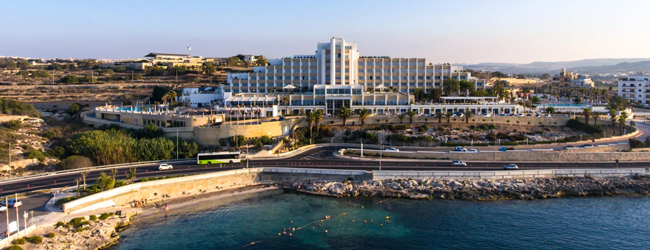 LISA-Sprachreisen-Schueler-Englisch-Malta-Salina-Beach-Resort-Kueste-Meer
