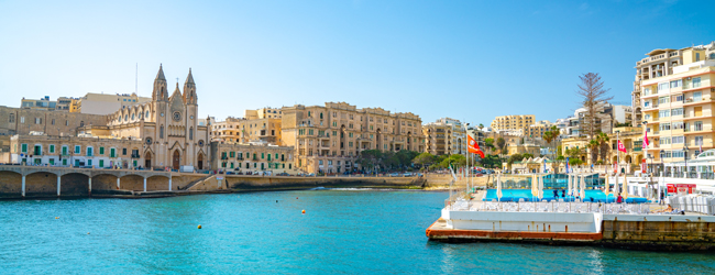 LISA-Sprachreisen-Schueler-Englisch-Malta-San-Gwenn-St-Julians-Spinola-Bay-Meer