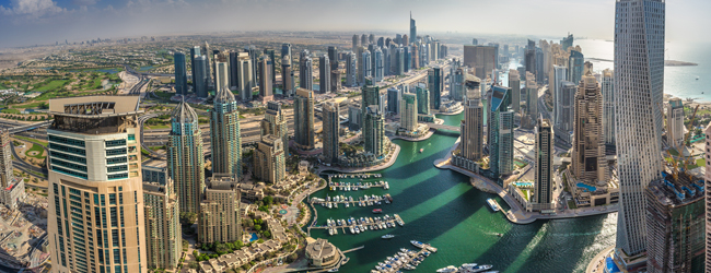 LISA-Sprachreisen-Schueler-Englisch-Vereinigte-Arabische-Emirate-Dubai-Skyline-Marina-Boote