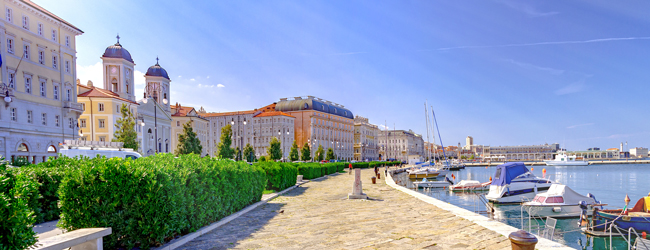 LISA-Sprachreisen-Schueler-Italienisch-Italien-Triest-Meer-Hafen-Promenade-Spaziergang